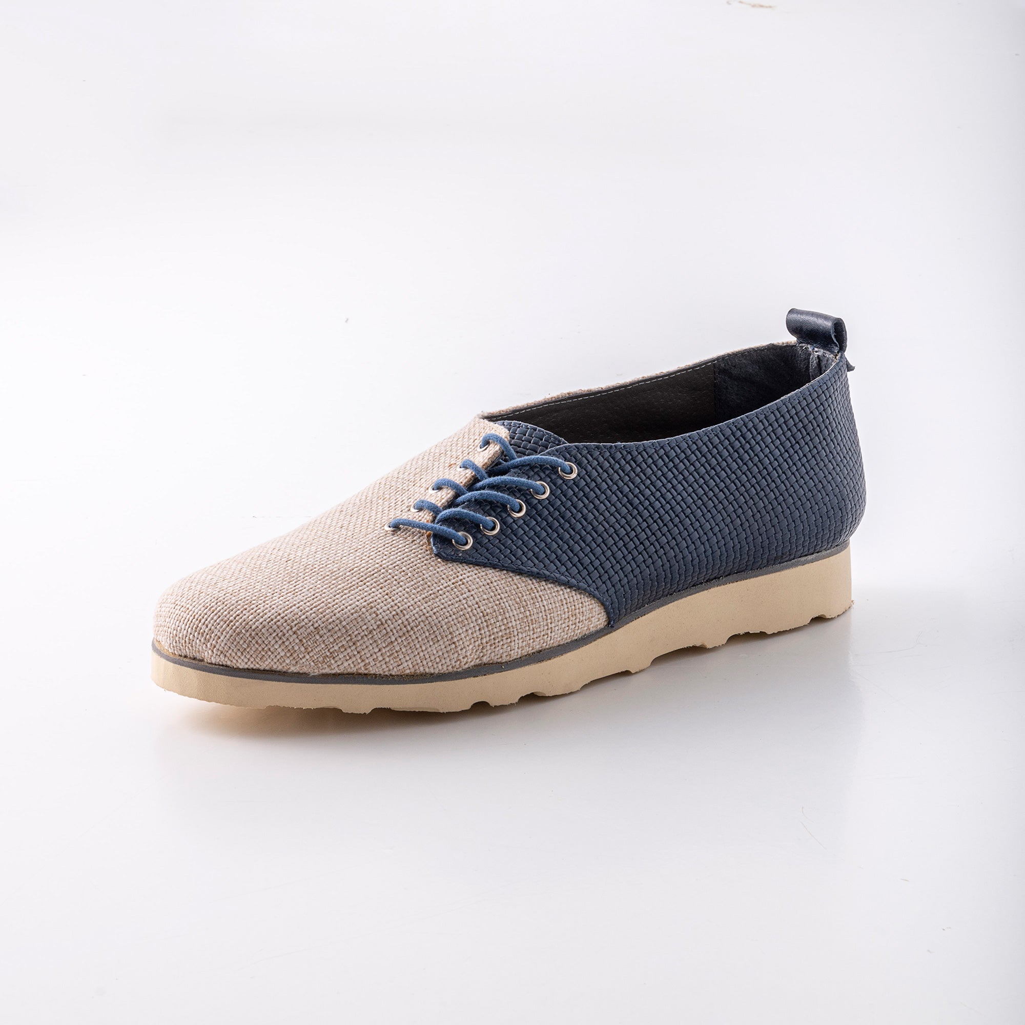 Comfort two-color with laces