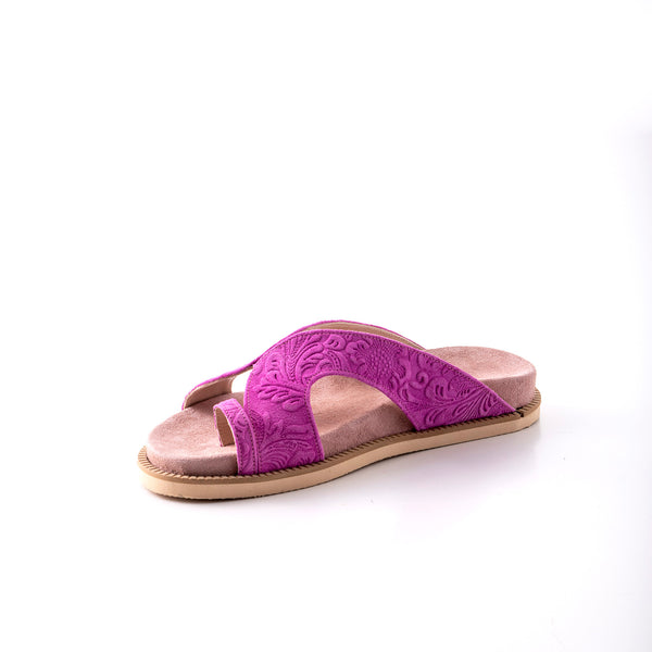 Flat sandals with comfort sole